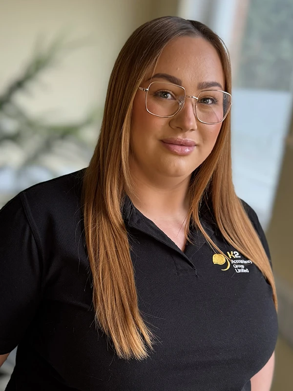 Laura Simons - Administrator at K2